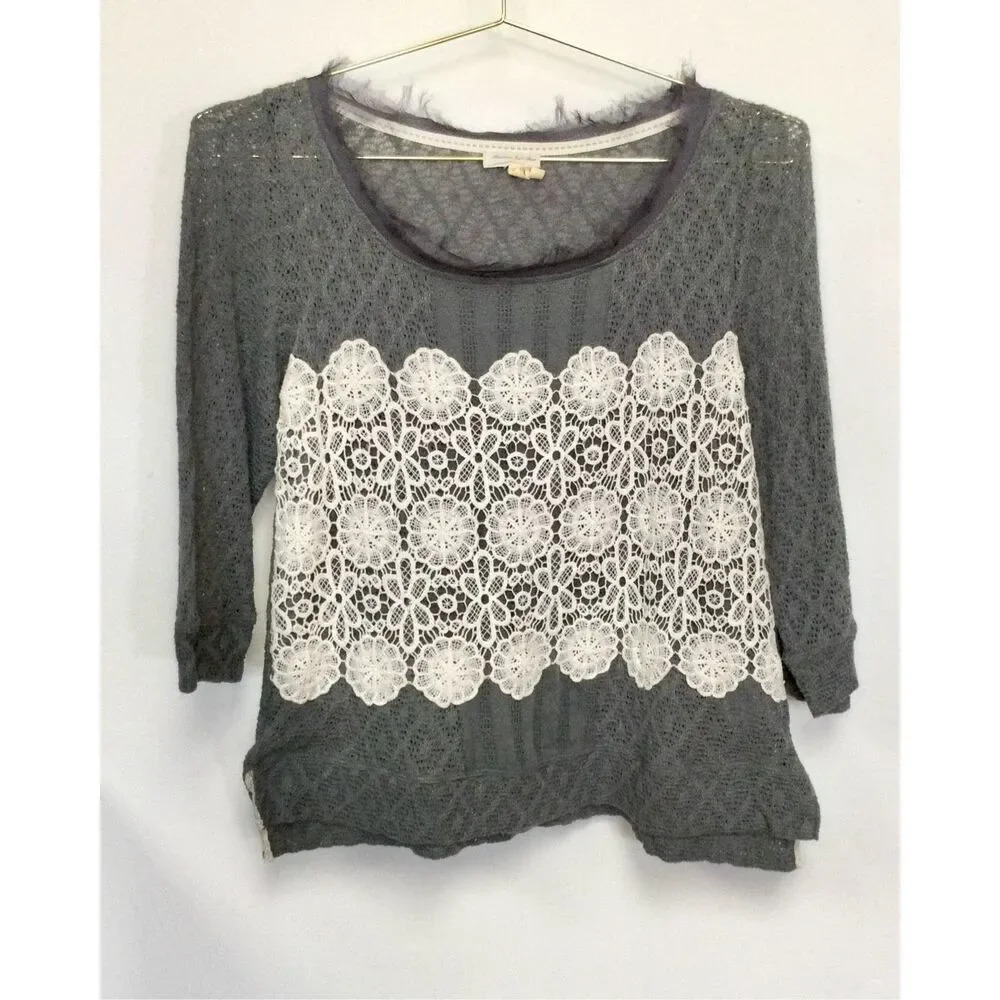 Meadow Rue Womens Gray Cream Knit Crochet Round Neck 3/4 Sleeve Top Size Medium